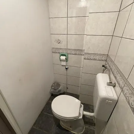Szimpla Vendeghaz Гостевой дом Мишкольц