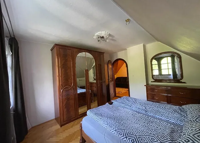 Szimpla Vendeghaz * 미슈콜츠